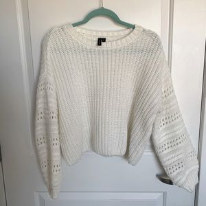 White knit sweater with ballon sleeves